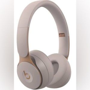 Beats Solo Pro Grey